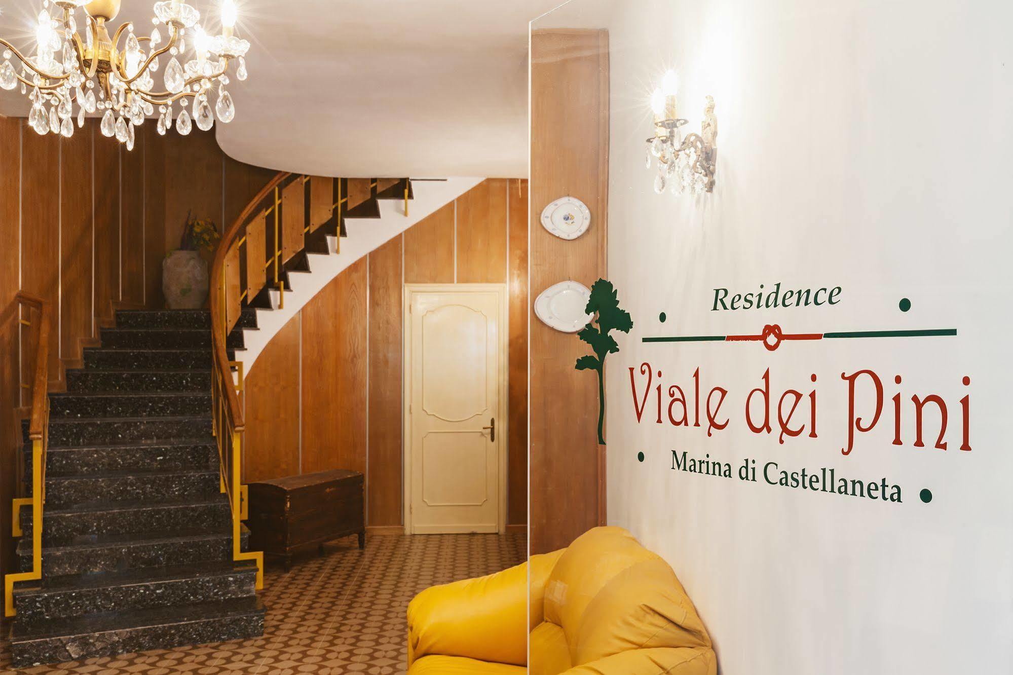 B&B Viale Dei Pini 카스텔라네타 마리나 외부 사진