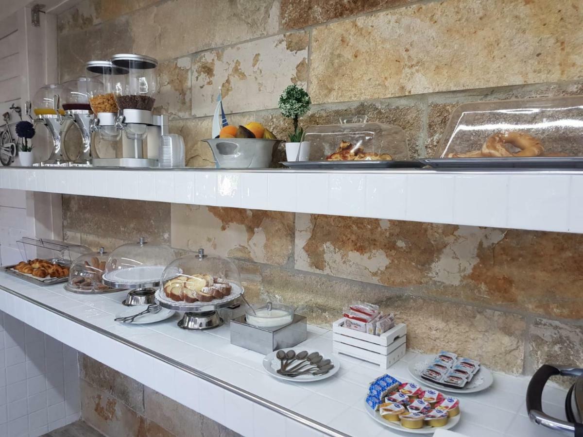B&B Viale Dei Pini 카스텔라네타 마리나 외부 사진