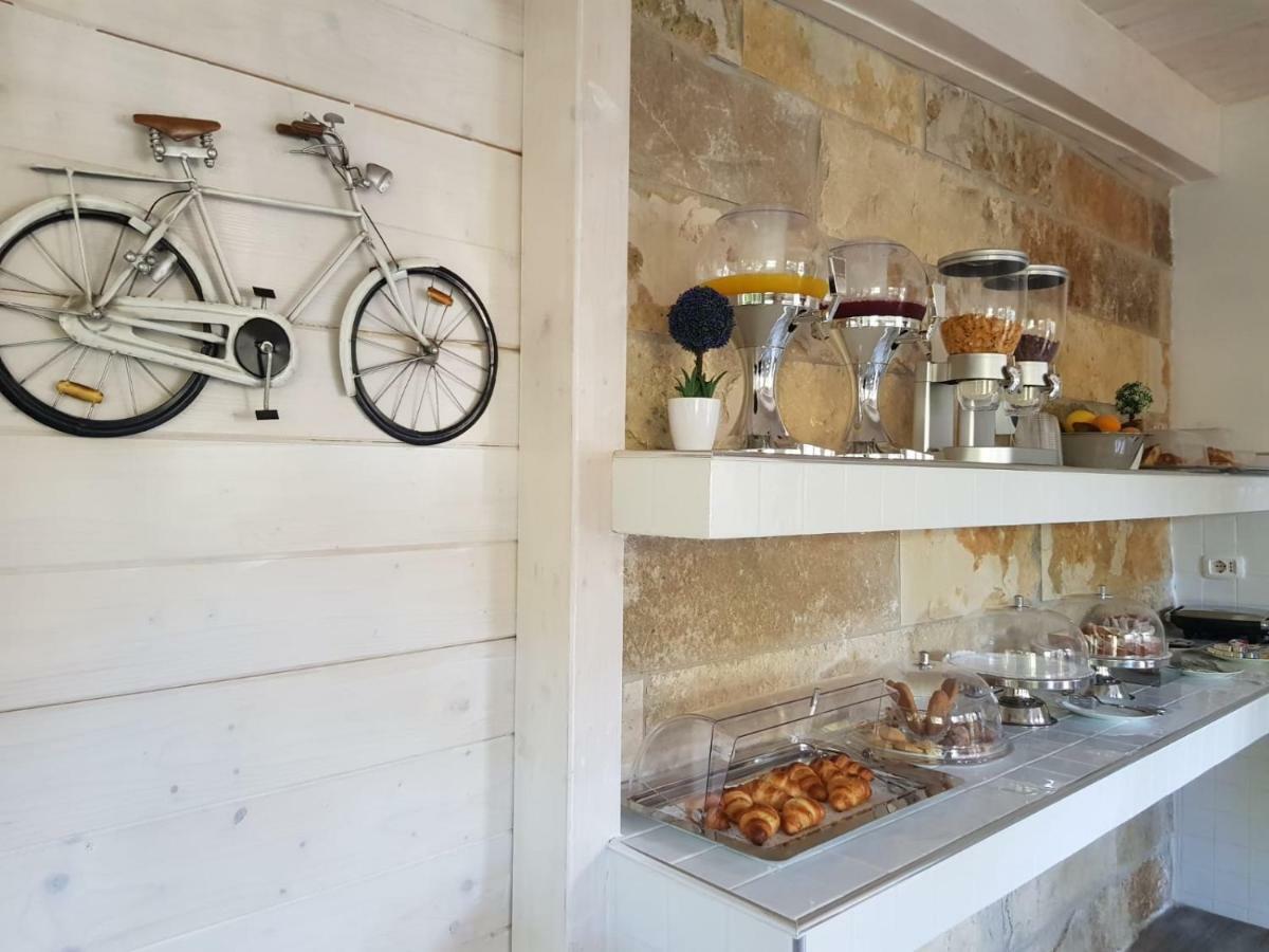 B&B Viale Dei Pini 카스텔라네타 마리나 외부 사진